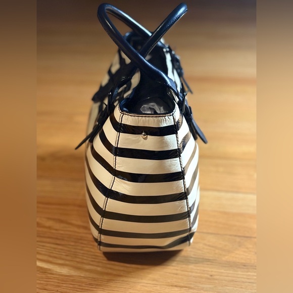 Kate Spade New York Black & Cream Striped Satchel Tote Bag w/ Dust - Picture 4 of 9